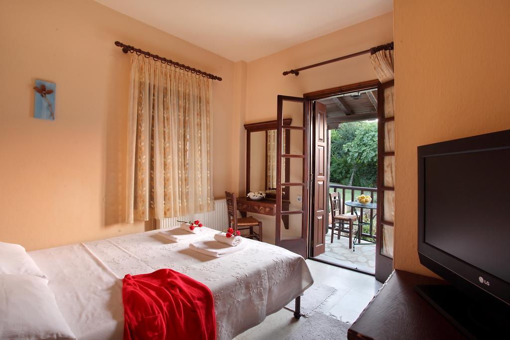 Stilvi Hotell Tsagarada Rum bild