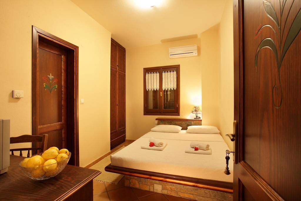 Stilvi Hotell Tsagarada Rum bild